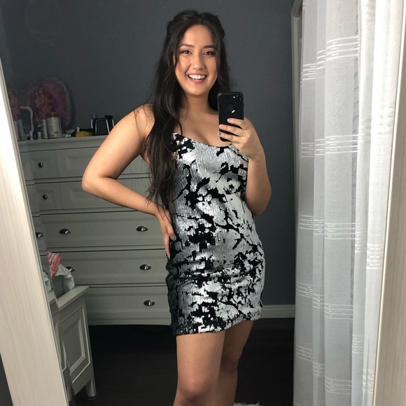 Dresses & Skirts - Silver Black Crushed Velvet Sequin Dress